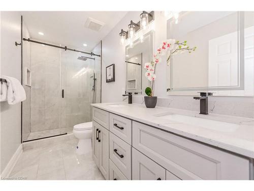 32 Kay Crescent, Fergus, ON - Indoor Photo Showing Bathroom