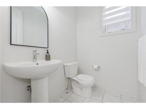 64 Harpin Way East, Fergus, ON - Indoor Photo Showing Bathroom