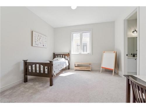 64 Harpin Way East, Fergus, ON - Indoor Photo Showing Bedroom