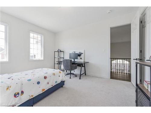 64 Harpin Way East, Fergus, ON - Indoor Photo Showing Bedroom