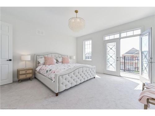 64 Harpin Way East, Fergus, ON - Indoor Photo Showing Bedroom