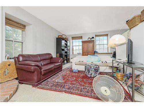 216 Barden Street, Eden Mills, ON - Indoor Photo Showing Living Room