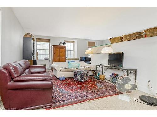 216 Barden Street, Eden Mills, ON - Indoor Photo Showing Living Room