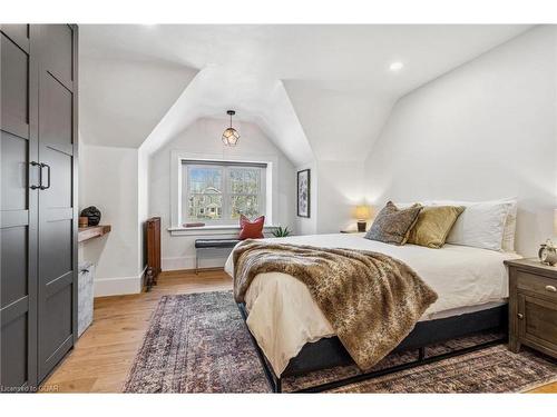 75 Chalmers Street, Elora, ON - Indoor Photo Showing Bedroom