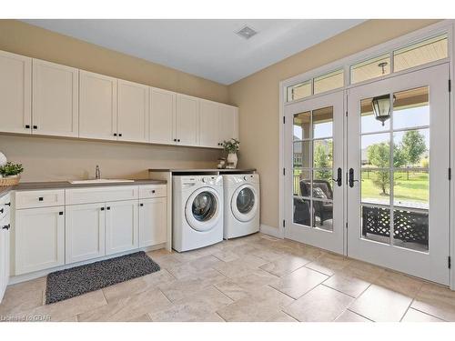 84 Old Ruby Lane, Puslinch, ON - Indoor Photo Showing Laundry Room