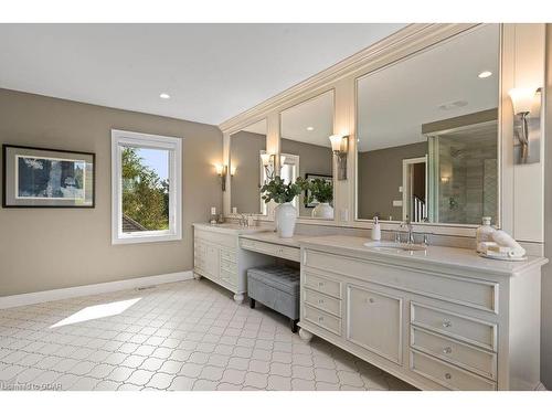 84 Old Ruby Lane, Puslinch, ON - Indoor Photo Showing Bathroom