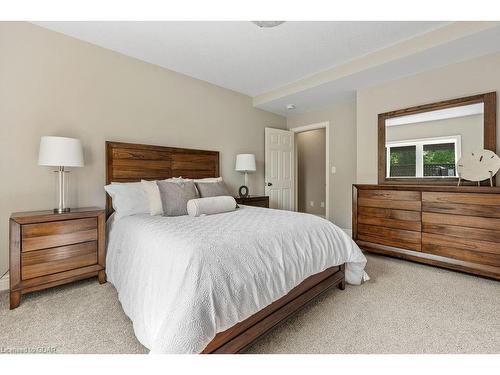 84 Old Ruby Lane, Puslinch, ON - Indoor Photo Showing Bedroom