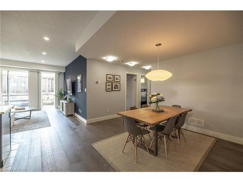 17-32 Arkell Road, Guelph, ON - Indoor Photo Showing Dining Room