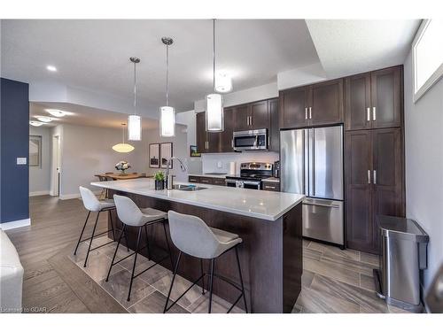 17-32 Arkell Road, Guelph, ON - Indoor Photo Showing Kitchen With Stainless Steel Kitchen With Upgraded Kitchen