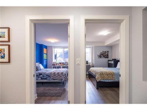 17-32 Arkell Road, Guelph, ON - Indoor Photo Showing Bedroom