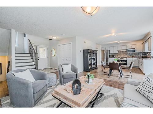 173 Clair Road W, Guelph, ON - Indoor Photo Showing Living Room