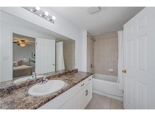 173 Clair Road W, Guelph, ON - Indoor Photo Showing Bathroom