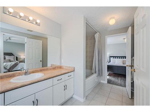 173 Clair Road W, Guelph, ON - Indoor Photo Showing Bathroom