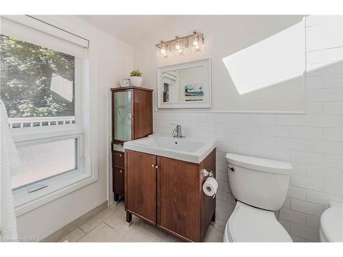 101 Rickson Avenue, Guelph, ON - Indoor Photo Showing Bathroom