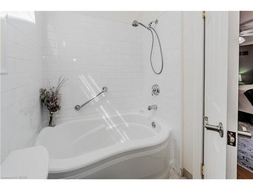 101 Rickson Avenue, Guelph, ON - Indoor Photo Showing Bathroom