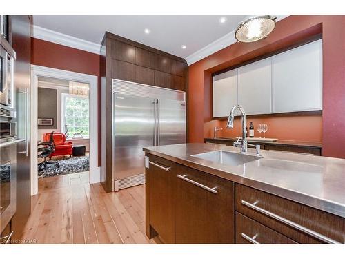 292 South River Road, Elora, ON - Indoor Photo Showing Kitchen With Stainless Steel Kitchen