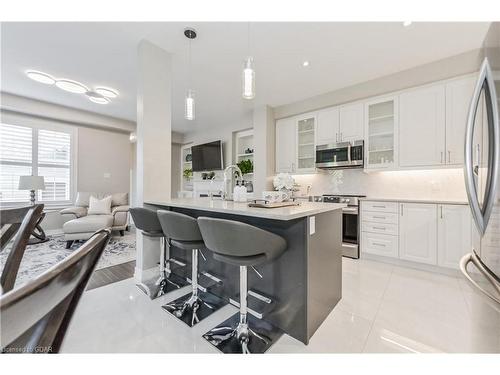 6-65 Elliott Ave East, Fergus, ON - Indoor Photo Showing Kitchen With Upgraded Kitchen