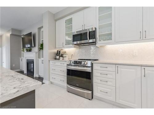 6-65 Elliott Ave East, Fergus, ON - Indoor Photo Showing Kitchen With Upgraded Kitchen