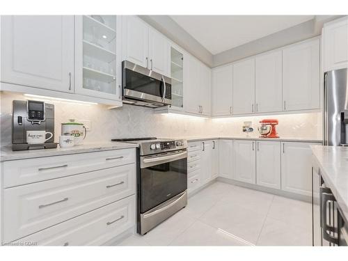 6-65 Elliott Ave East, Fergus, ON - Indoor Photo Showing Kitchen With Upgraded Kitchen