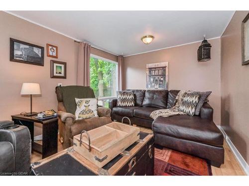 89 Mcnab Street E, Elora, ON - Indoor Photo Showing Living Room