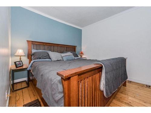 89 Mcnab Street E, Elora, ON - Indoor Photo Showing Bedroom