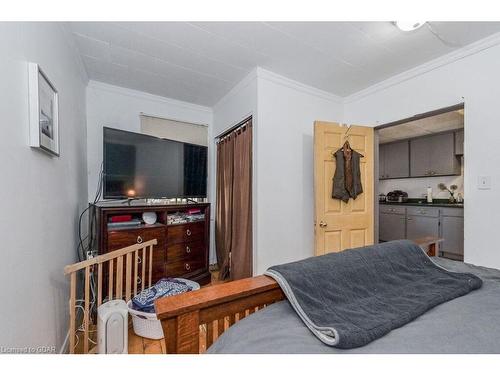 89 Mcnab Street E, Elora, ON - Indoor Photo Showing Bedroom