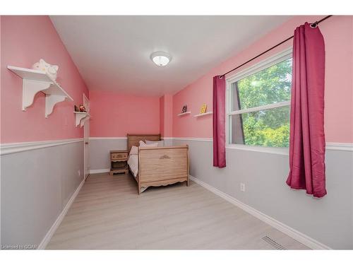 24 Craig Street, Brampton, ON - Indoor Photo Showing Bedroom