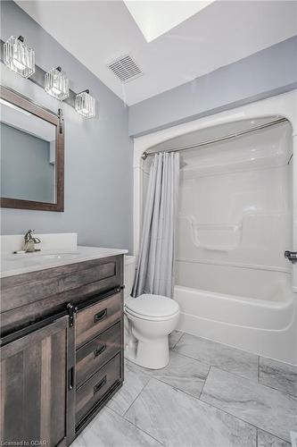 24 Craig Street, Brampton, ON - Indoor Photo Showing Bathroom