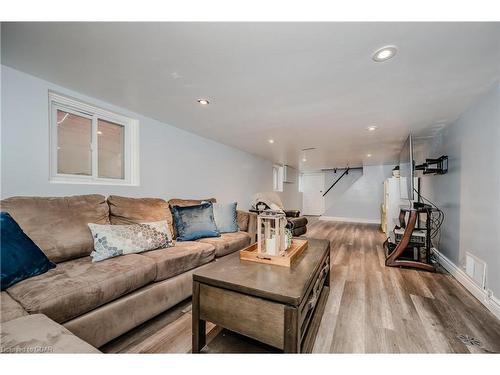 24 Craig Street, Brampton, ON - Indoor Photo Showing Living Room