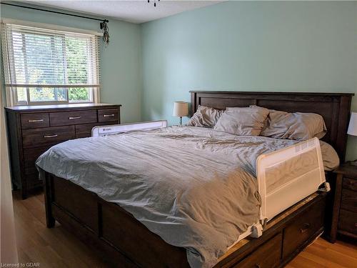 52 Burke Drive, Caledonia, ON - Indoor Photo Showing Bedroom