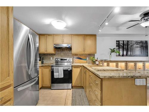 110-645 St David Street S, Fergus, ON - Indoor Photo Showing Kitchen