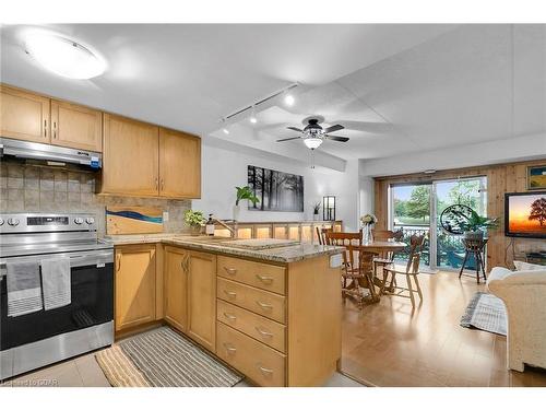 110-645 St David Street S, Fergus, ON - Indoor Photo Showing Kitchen