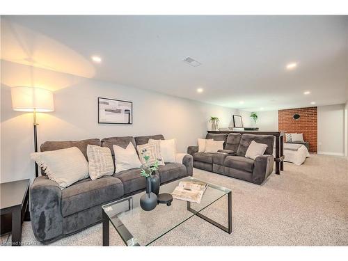 28 Winston Crescent, Guelph, ON - Indoor Photo Showing Living Room