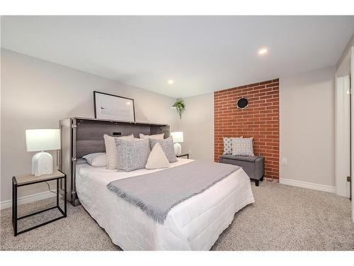 28 Winston Crescent, Guelph, ON - Indoor Photo Showing Bedroom