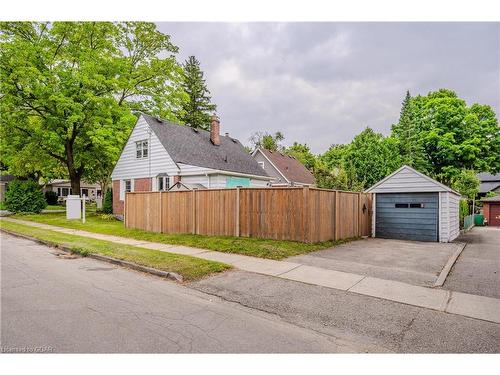 28 Winston Crescent, Guelph, ON - Outdoor