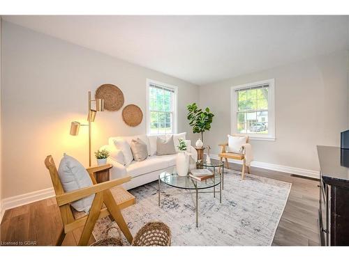 28 Winston Crescent, Guelph, ON - Indoor Photo Showing Living Room