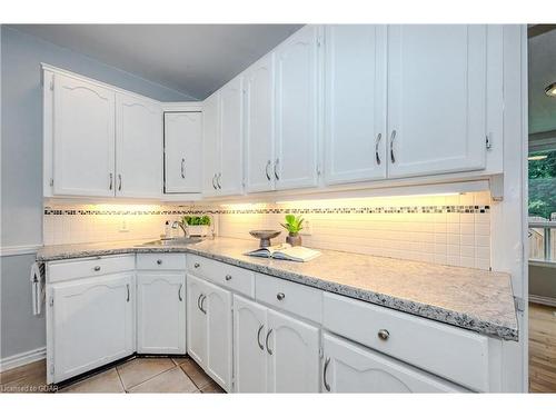 28 Winston Crescent, Guelph, ON - Indoor Photo Showing Kitchen