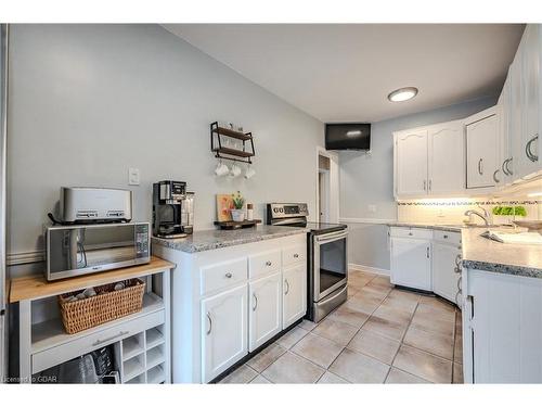 28 Winston Crescent, Guelph, ON - Indoor Photo Showing Kitchen