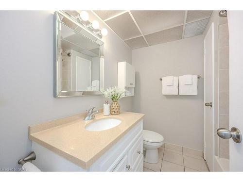 505-45 Westmount Road N, Waterloo, ON - Indoor Photo Showing Bathroom