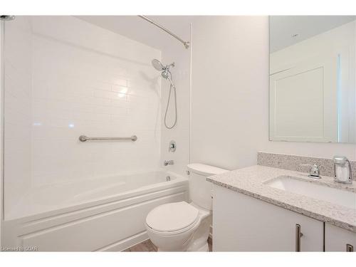 420-251 Northfield Drive East, Waterloo, ON - Indoor Photo Showing Bathroom