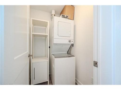 420-251 Northfield Drive East, Waterloo, ON - Indoor Photo Showing Laundry Room