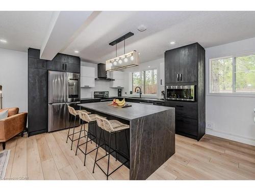 246 Park Lawn Place, Waterloo, ON - Indoor Photo Showing Kitchen With Upgraded Kitchen