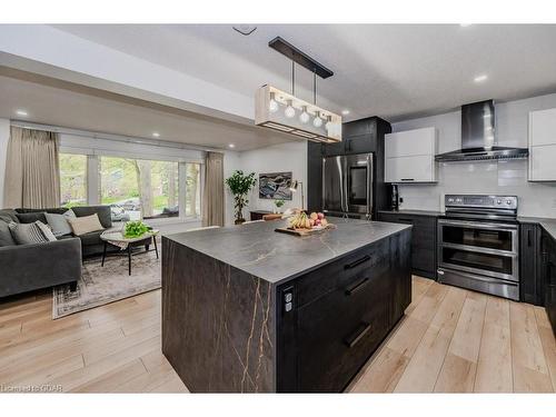 246 Park Lawn Place, Waterloo, ON - Indoor Photo Showing Kitchen