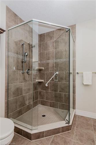 18-255 Summerfield Drive, Guelph, ON - Indoor Photo Showing Bathroom