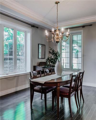 18-255 Summerfield Drive, Guelph, ON - Indoor Photo Showing Dining Room