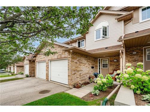 40-31 Schroder Crescent, Guelph, ON - Outdoor