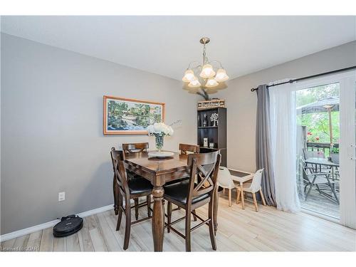 40-31 Schroder Crescent, Guelph, ON - Indoor Photo Showing Dining Room