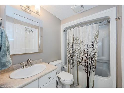 40-31 Schroder Crescent, Guelph, ON - Indoor Photo Showing Bathroom