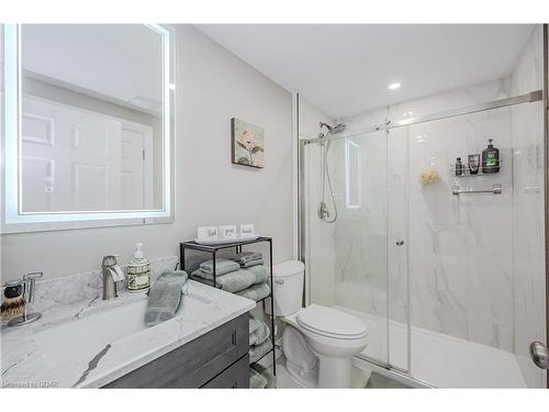 40-31 Schroder Crescent, Guelph, ON - Indoor Photo Showing Bathroom