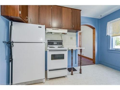 19 Peel St W Street W, Alma, ON - Indoor Photo Showing Kitchen